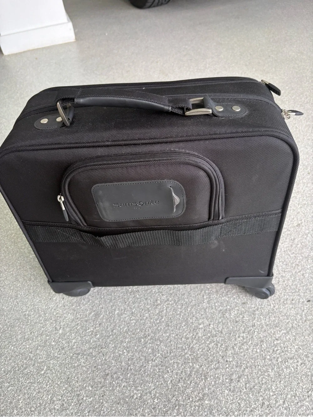 Samsonite black rolling